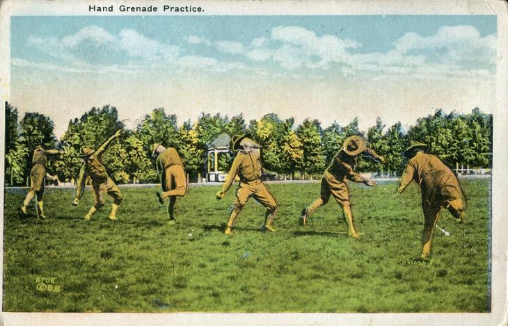 Hod granátem / Hand Grenade Practice