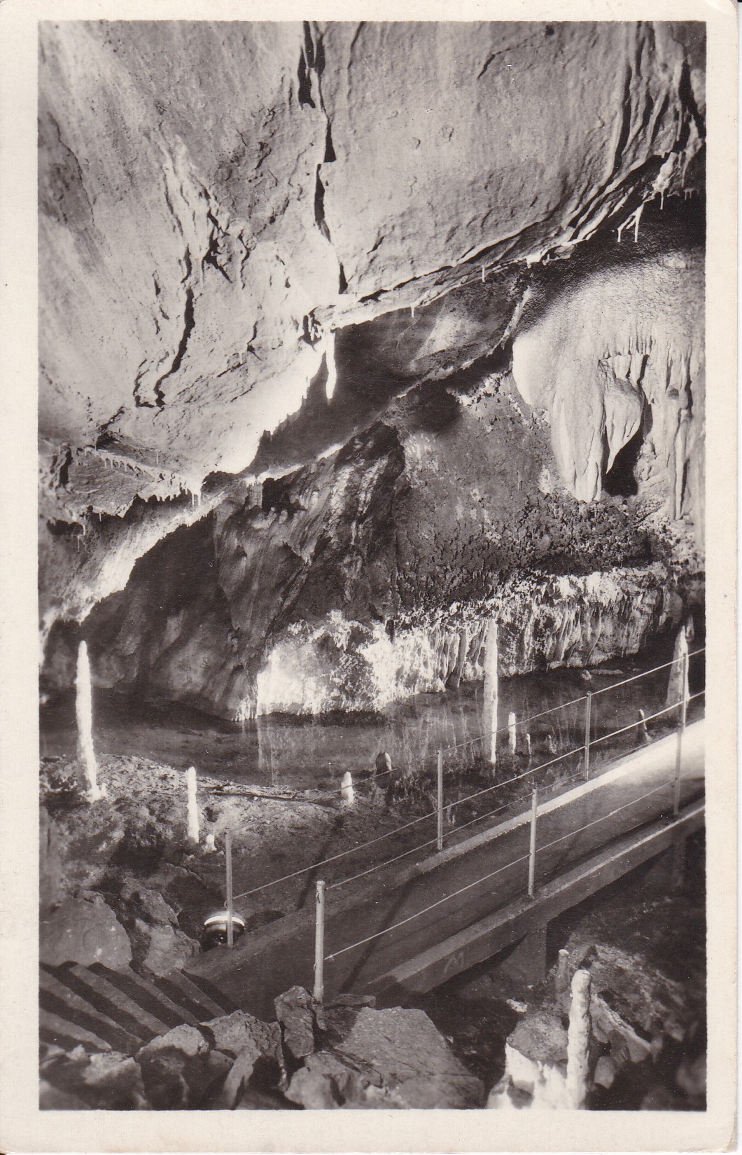 Harmanecke jaskyne (Slovensko)