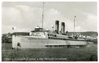 Ostsee u. Kreiceheilbad Sassnitz a Rüg. Fährschiff Deutschland - loď, parník