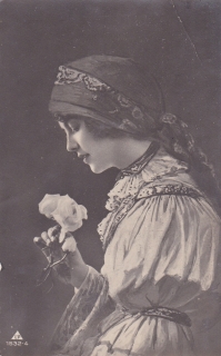 (Dívka s růží)
