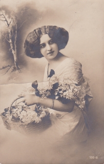 (Dívka s košem květů)